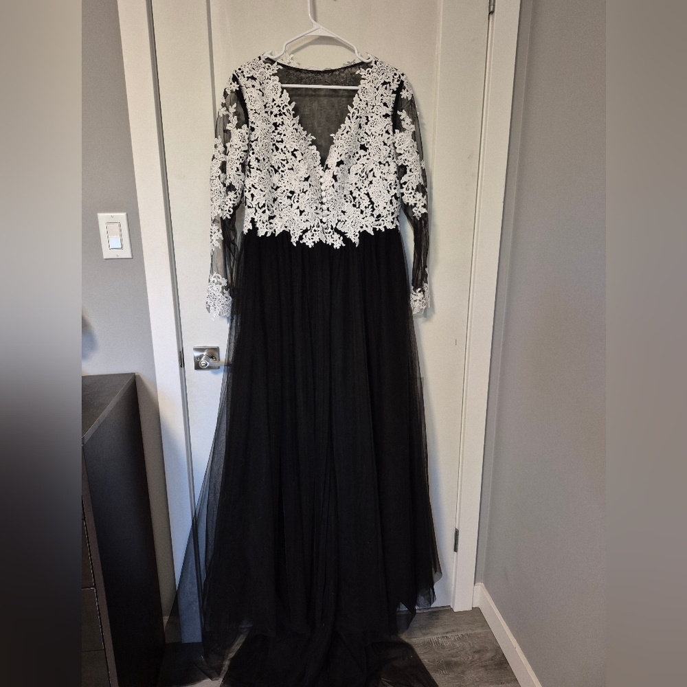 Elegant Black and White Lace Evening Gown